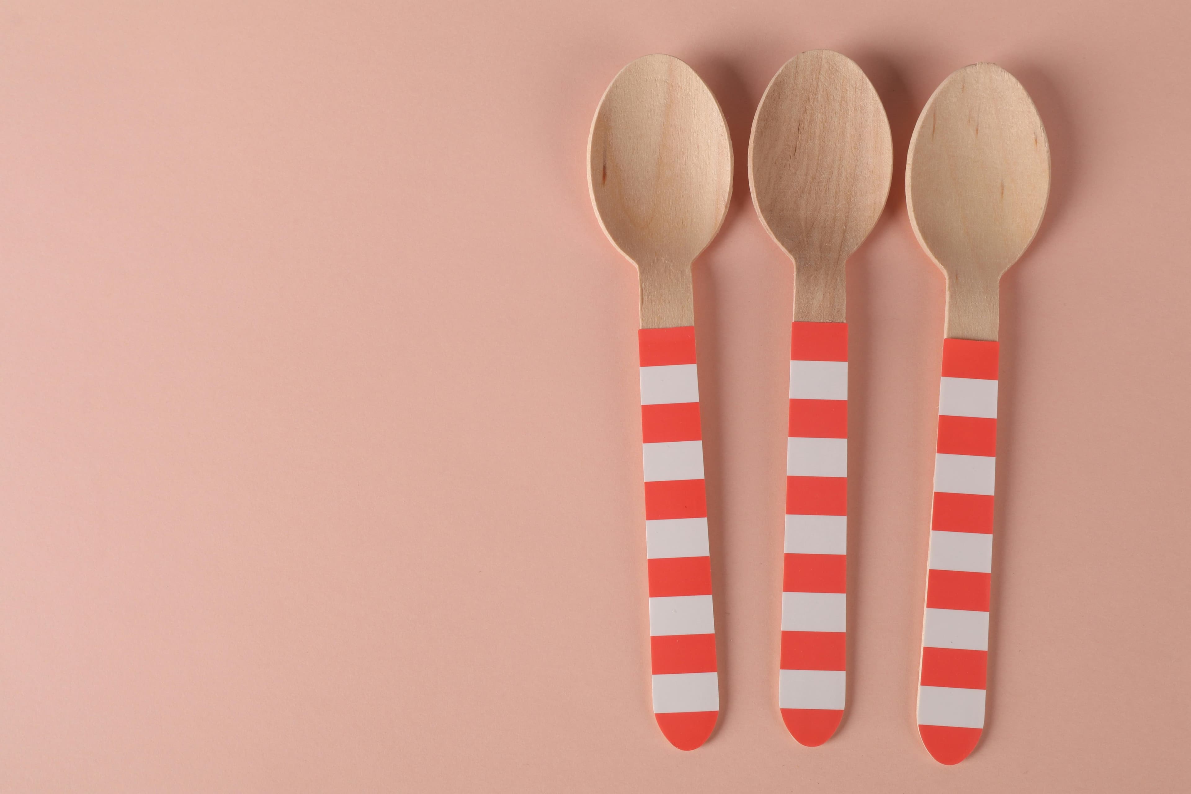 Spoons neatly arranged in order — a visual metaphor for calm organisation